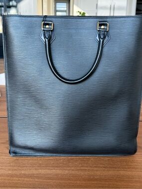 Authentic Louis Vuitton Sac Plat GM Black Epi Leather Tote Bag